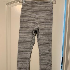 LuLu Lemon size 4 pants grey/bulk/wht stripes
